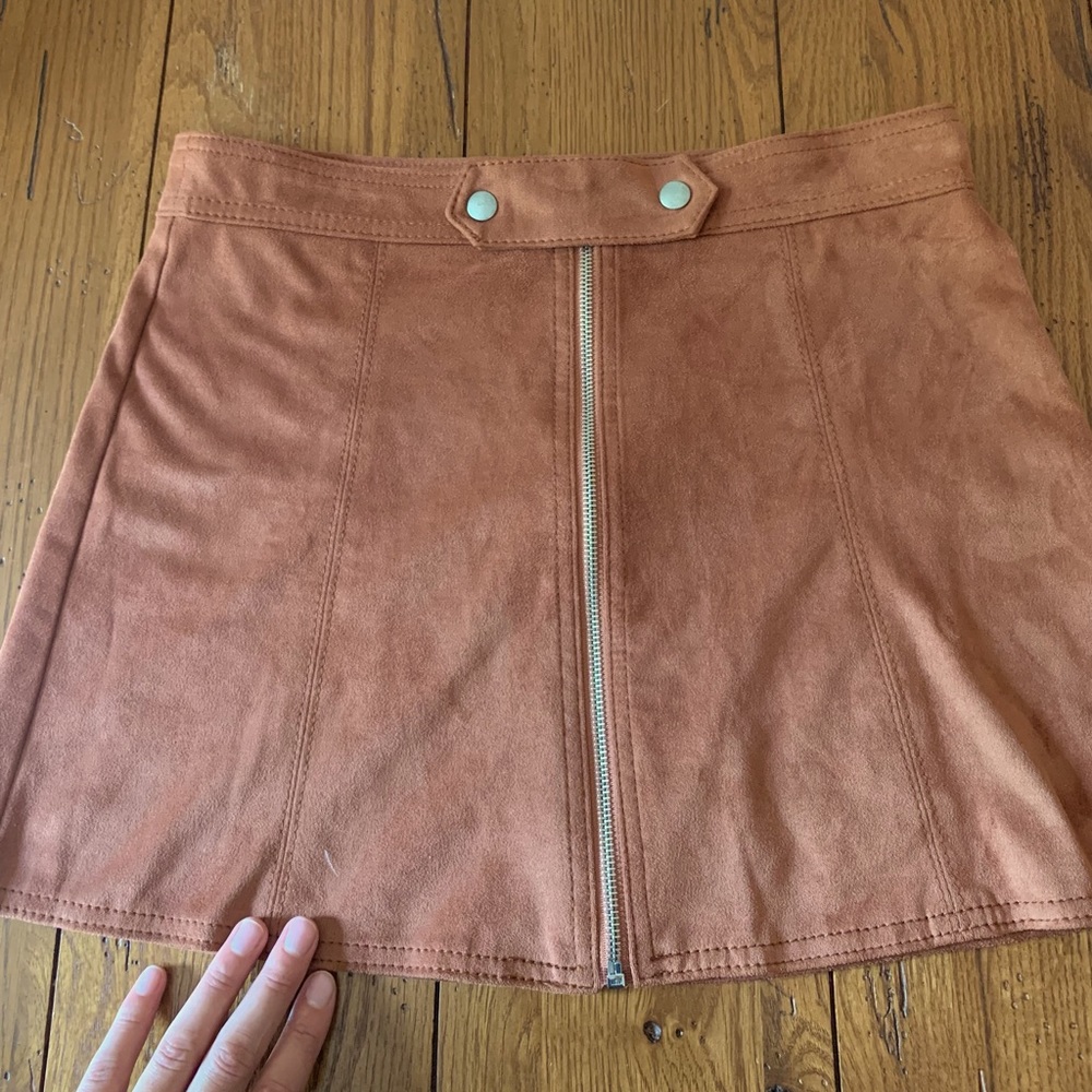 Rust colored, front zip skirt from AE